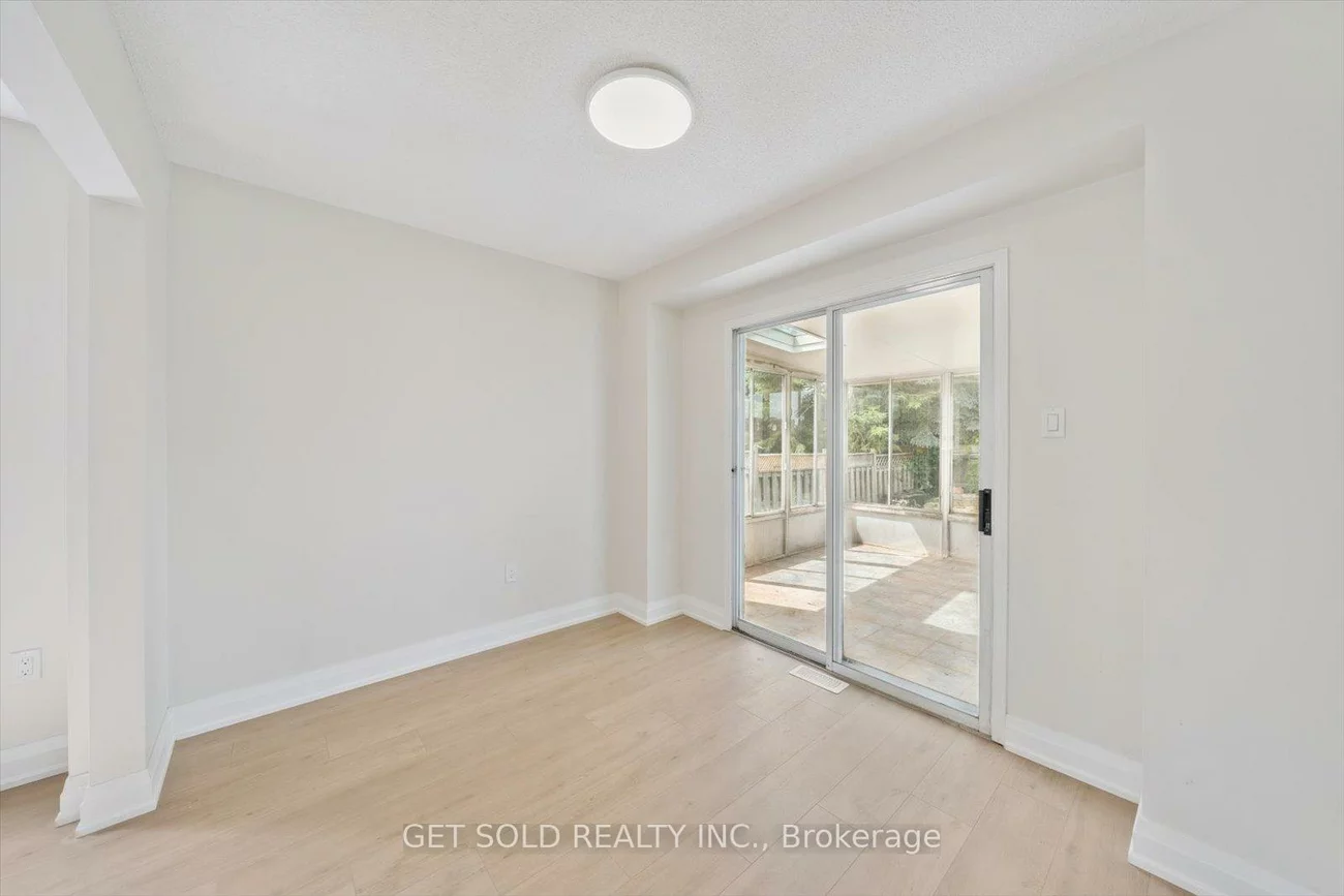 232, Kozlov, West Bayfield, Barrie