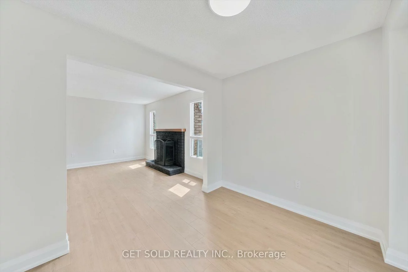 232, Kozlov, West Bayfield, Barrie