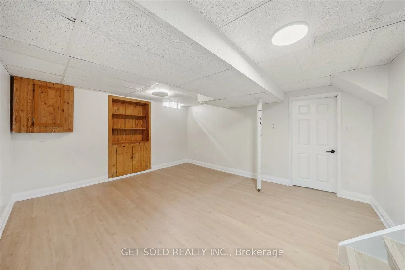 232, Kozlov, West Bayfield, Barrie