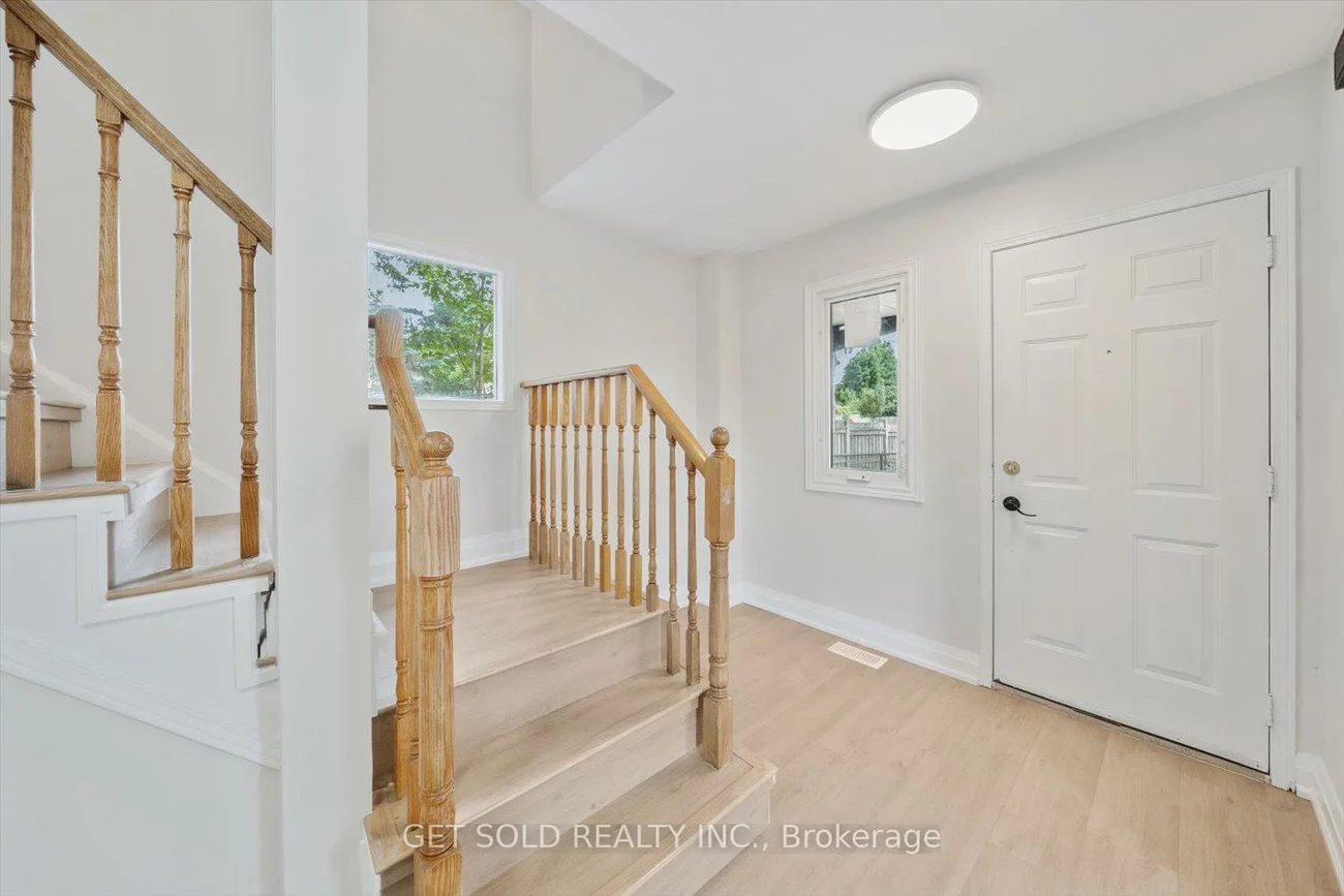 232, Kozlov, West Bayfield, Barrie