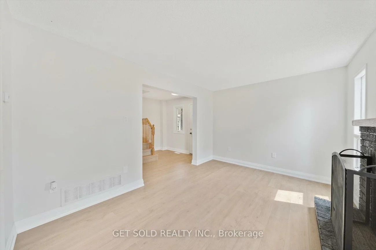 232, Kozlov, West Bayfield, Barrie