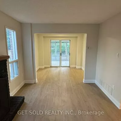 232, Kozlov, West Bayfield, Barrie