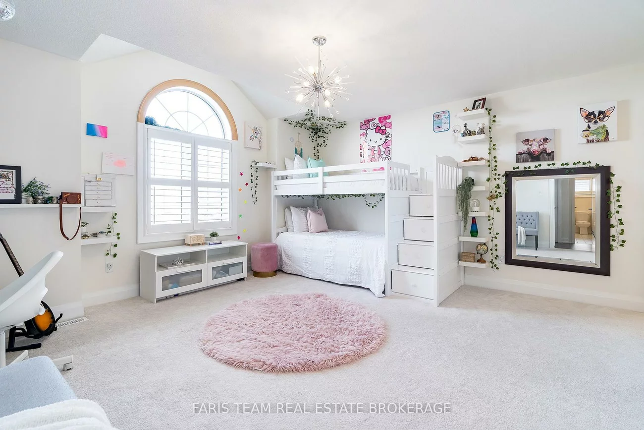 37, Muirfield, Holly, Barrie