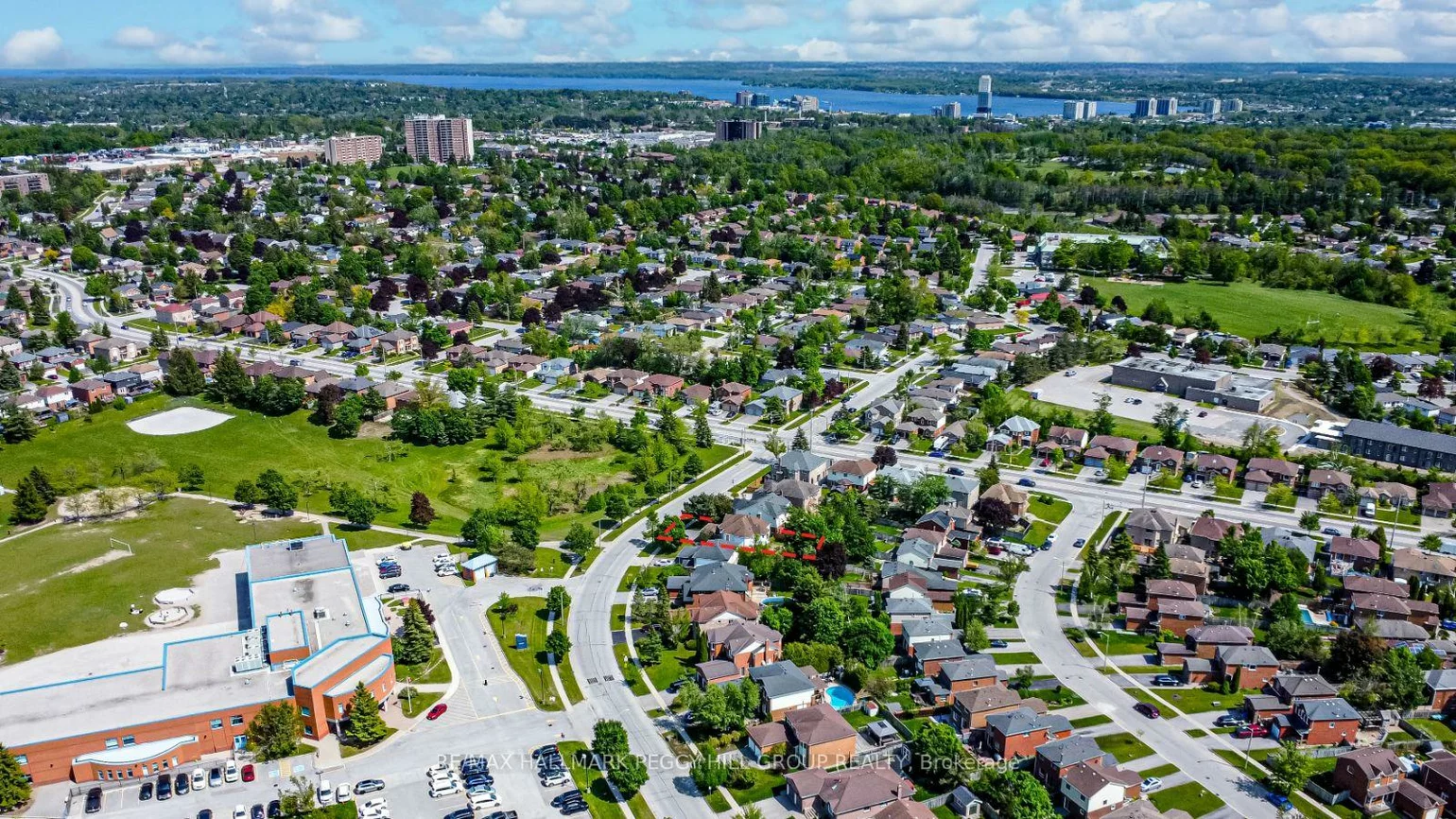 36, Ford, West Bayfield, Barrie
