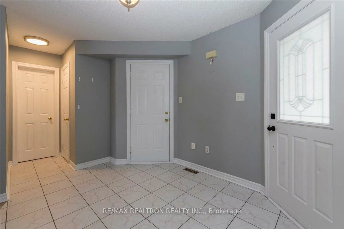2089, Dwinnell, 400 North, Barrie