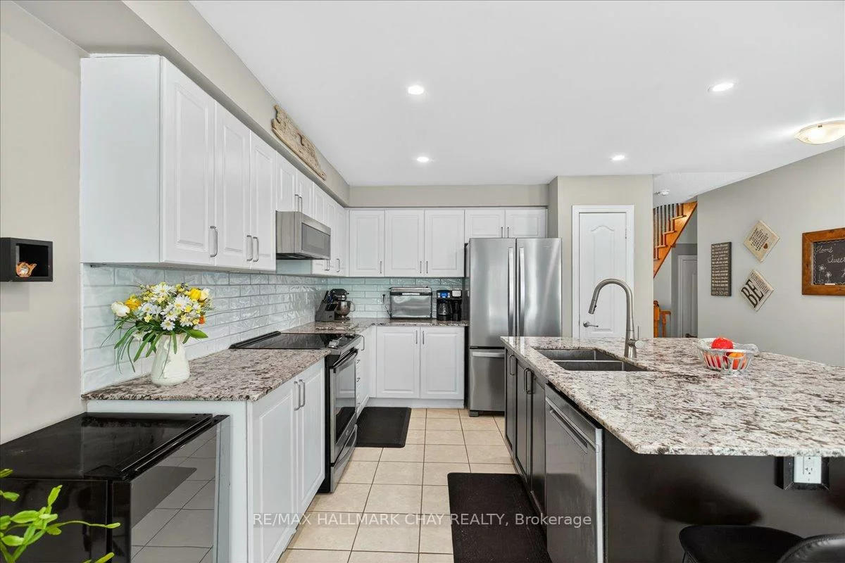 35, Diana, Innis-Shore, Barrie