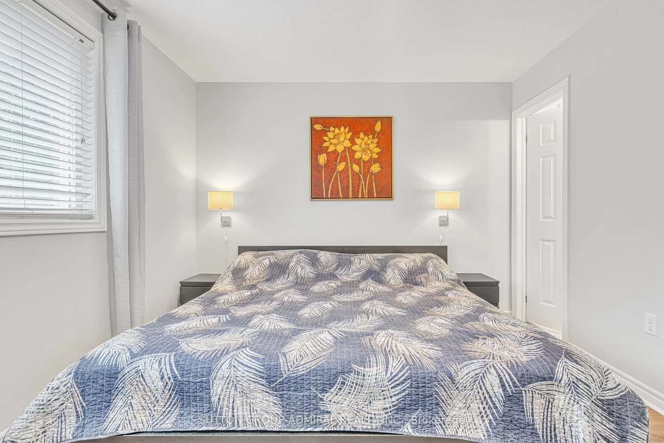 16, Empire, Innis-Shore, Barrie