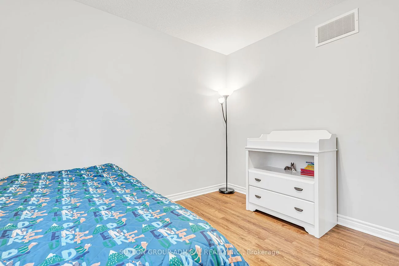 16, Empire, Innis-Shore, Barrie