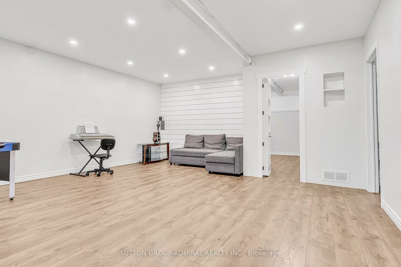 16, Empire, Innis-Shore, Barrie