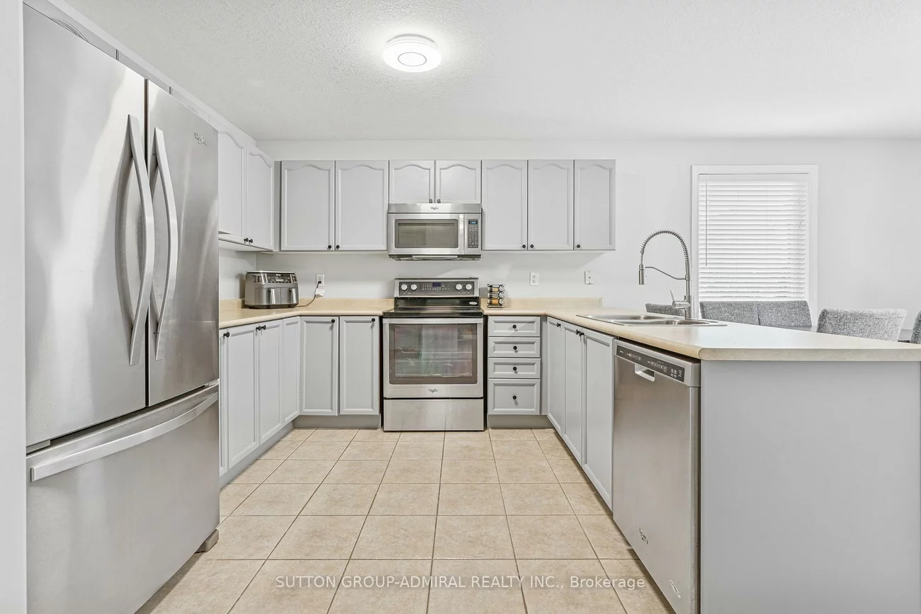 16, Empire, Innis-Shore, Barrie