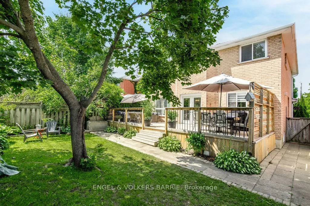 33, Etherington, West Bayfield, Barrie