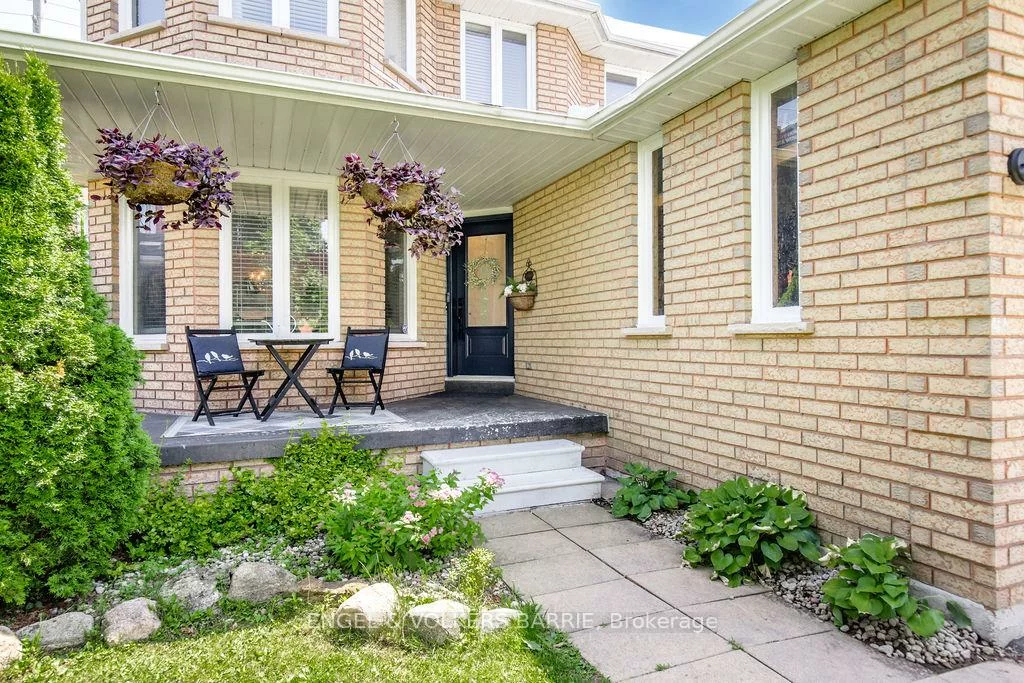 33, Etherington, West Bayfield, Barrie