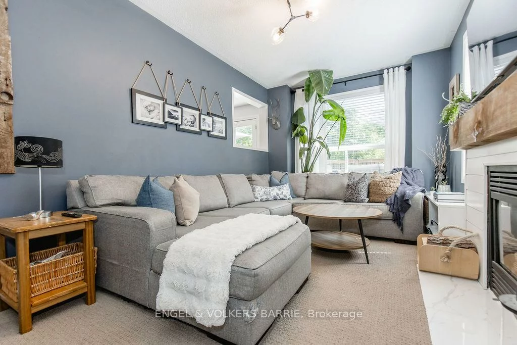 33, Etherington, West Bayfield, Barrie