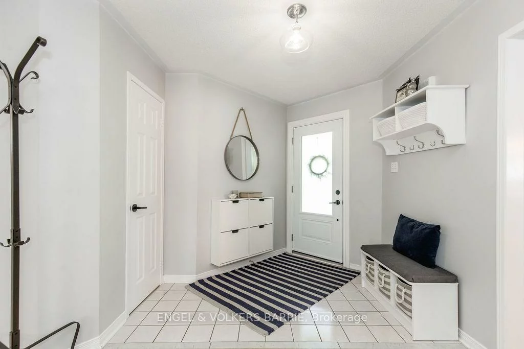 33, Etherington, West Bayfield, Barrie