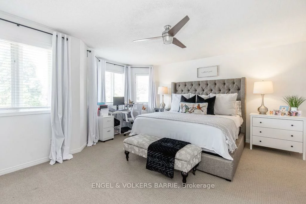 33, Etherington, West Bayfield, Barrie