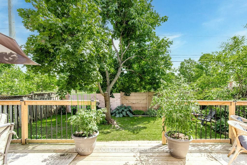 33, Etherington, West Bayfield, Barrie