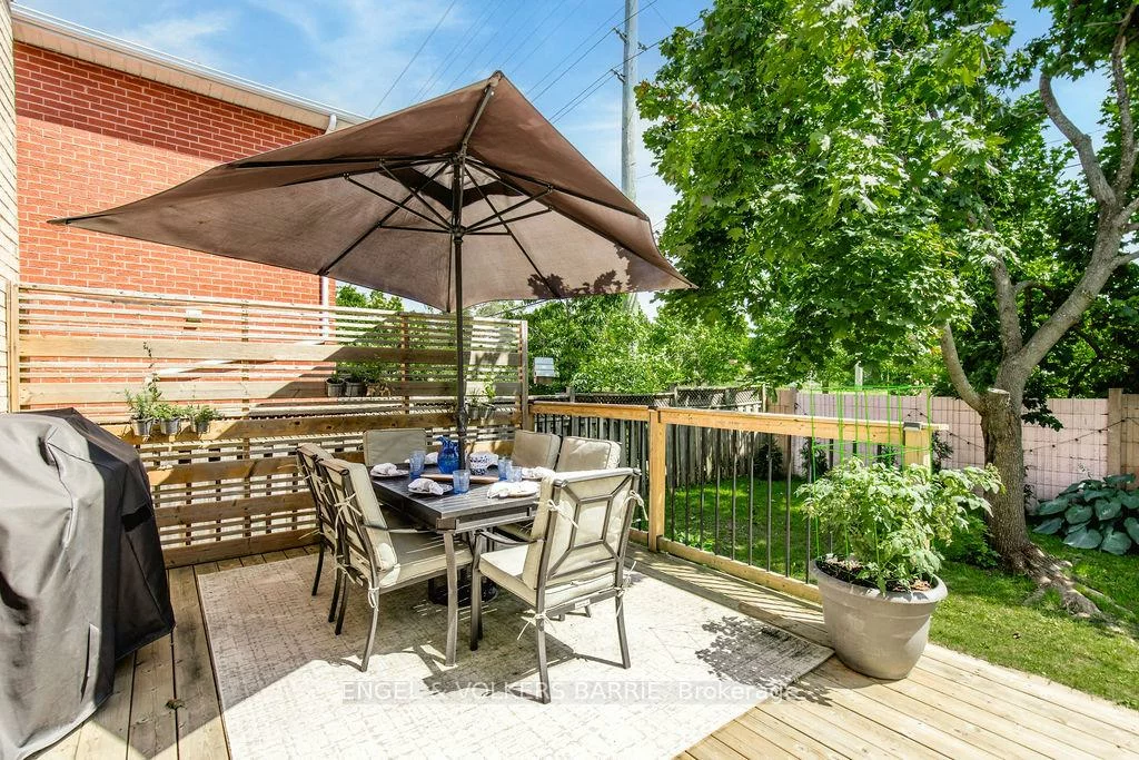 33, Etherington, West Bayfield, Barrie
