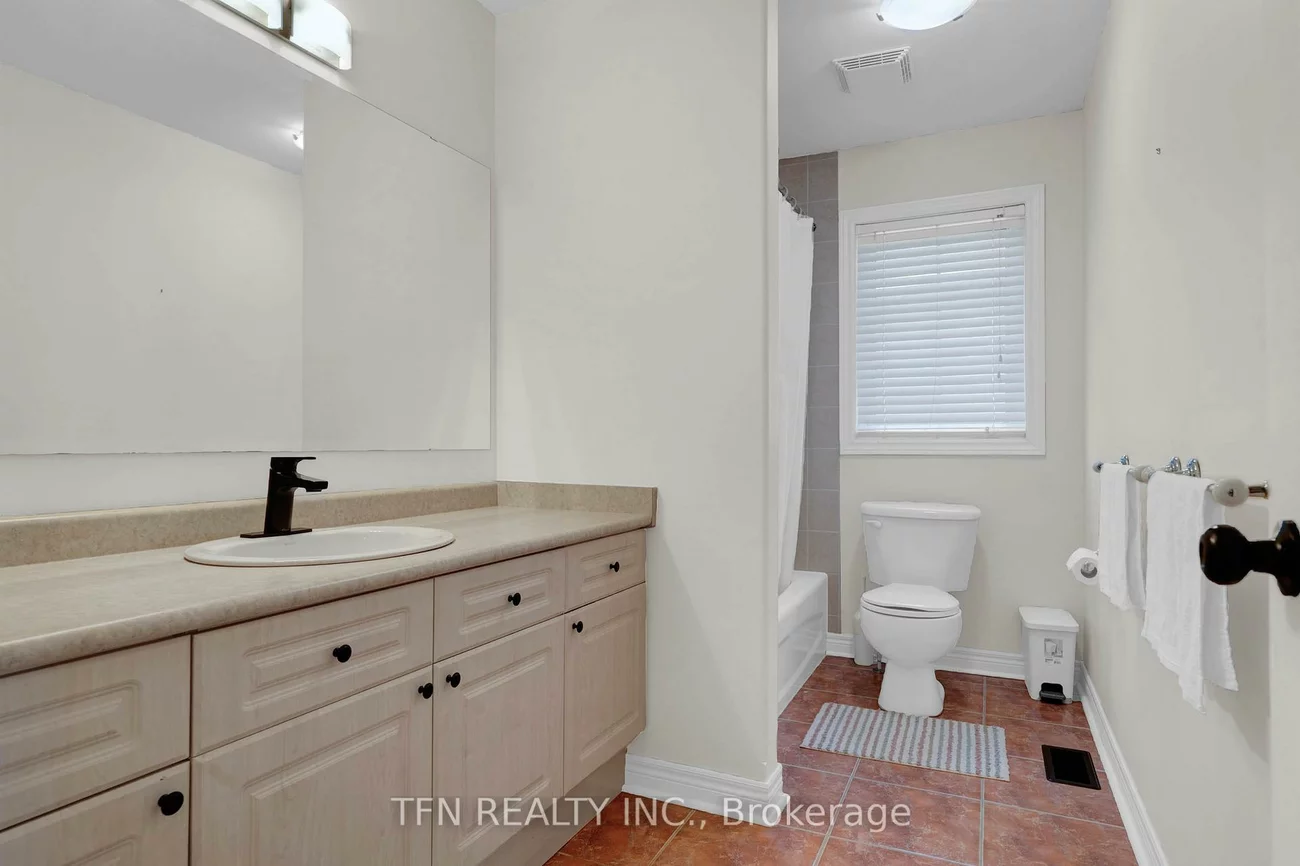 34, Balmoral, Innis-Shore, Barrie