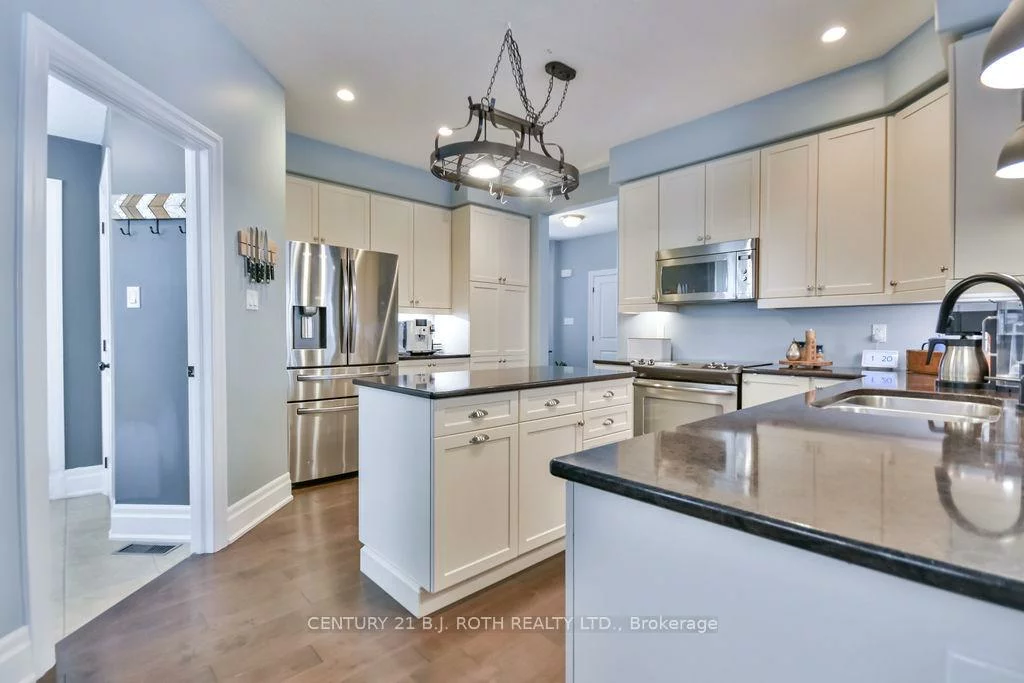 99, Jewel House, Innis-Shore, Barrie