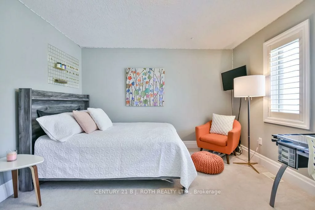 99, Jewel House, Innis-Shore, Barrie