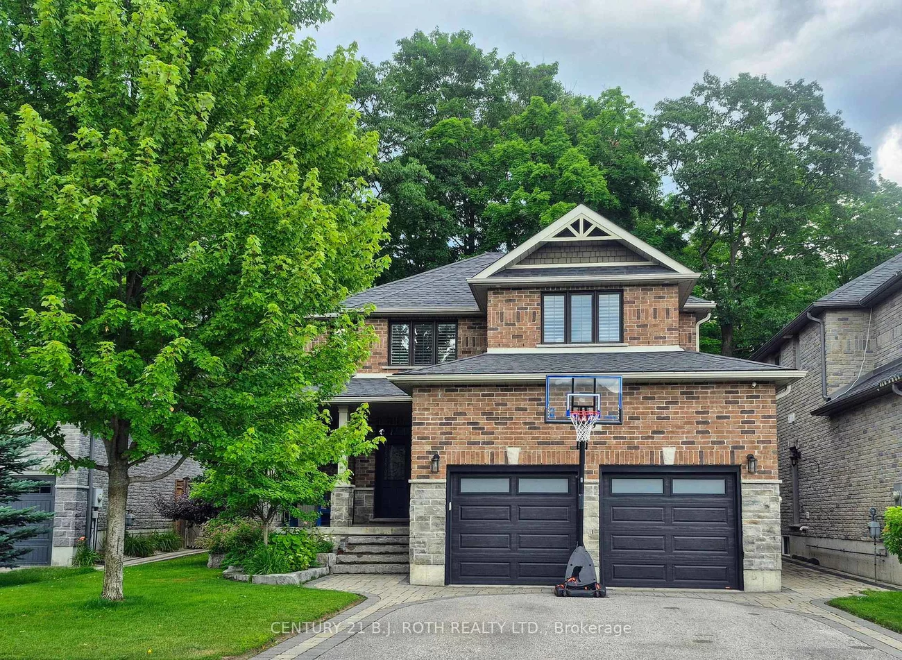 99, Jewel House, Innis-Shore, Barrie