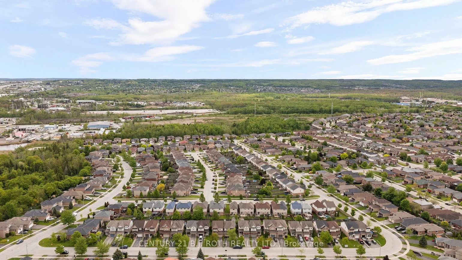 26, Villers, Edgehill Drive, Barrie