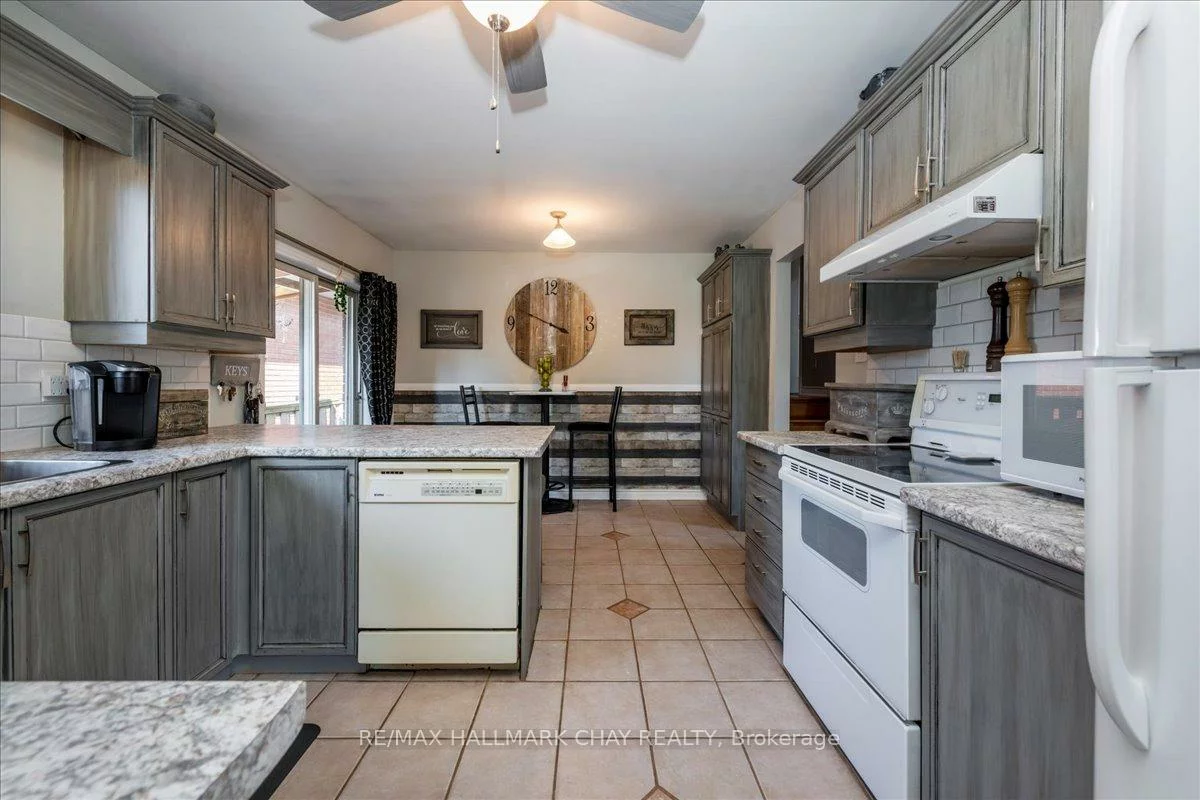 114, Chieftain, Allandale Heights, Barrie