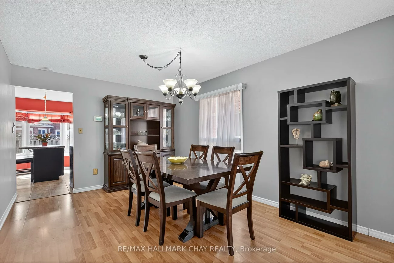 49, Mcdougall, West Bayfield, Barrie