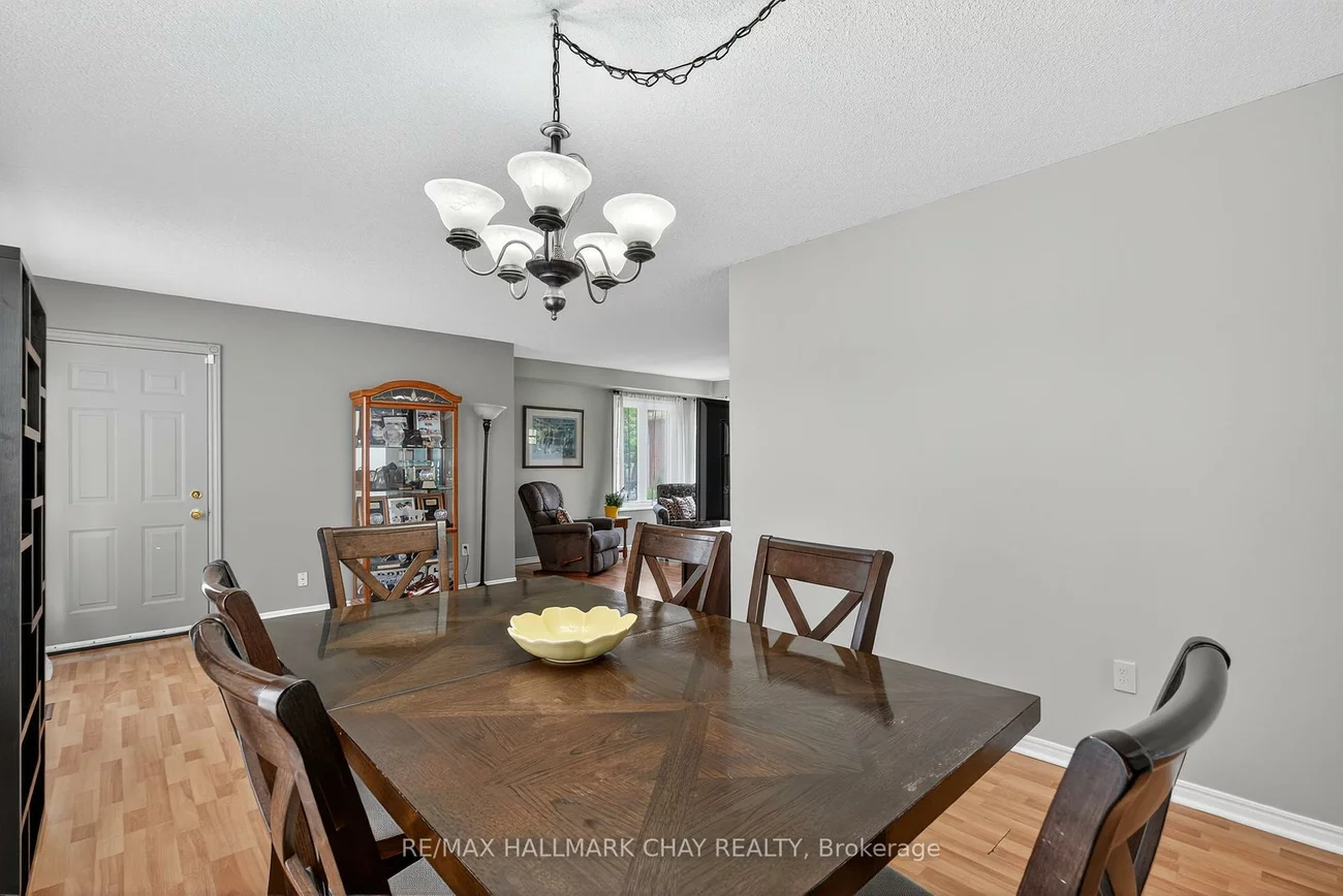 49, Mcdougall, West Bayfield, Barrie