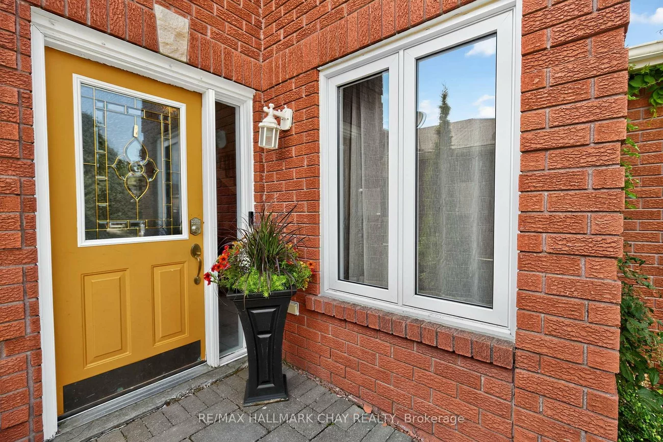 49, Mcdougall, West Bayfield, Barrie