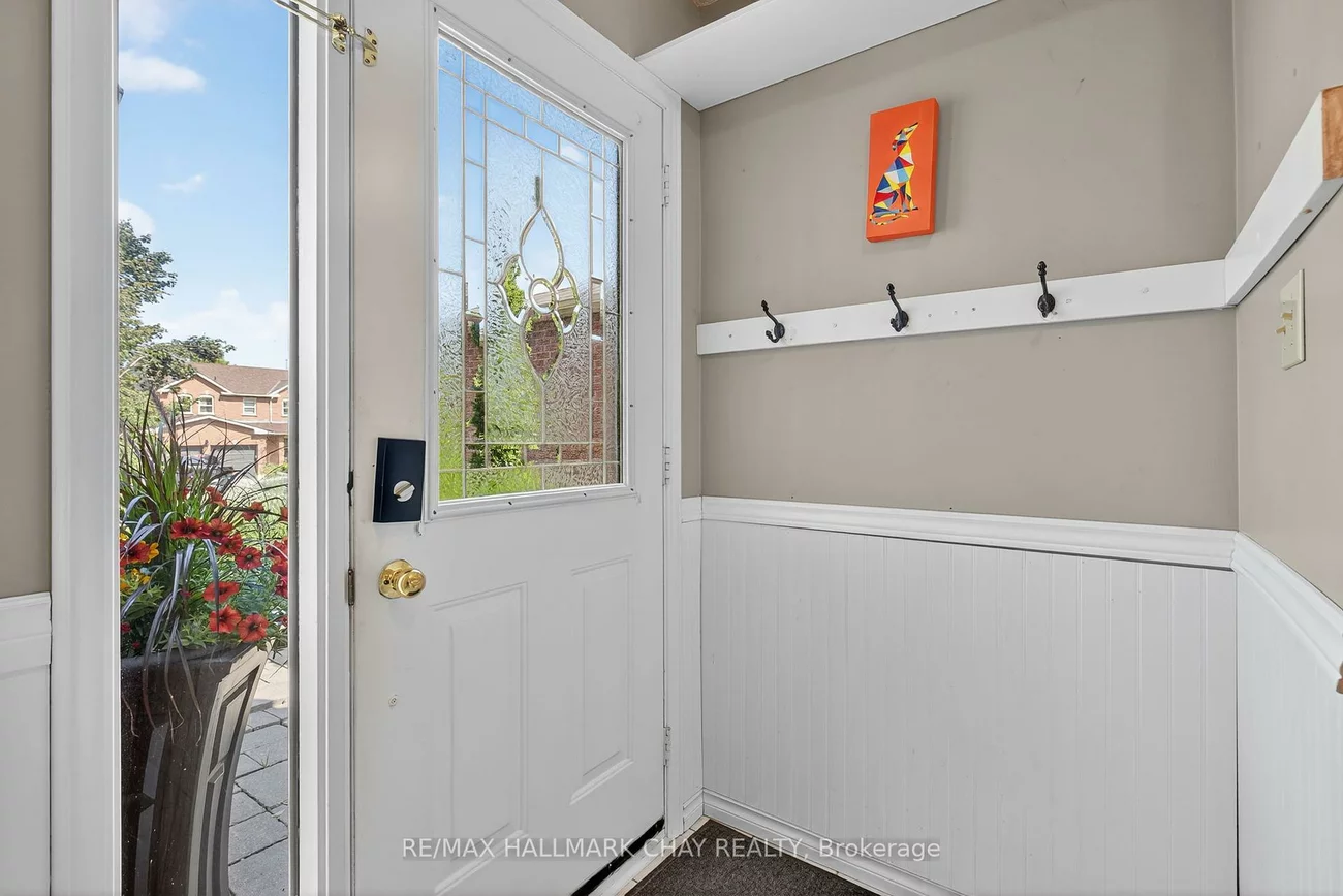 49, Mcdougall, West Bayfield, Barrie