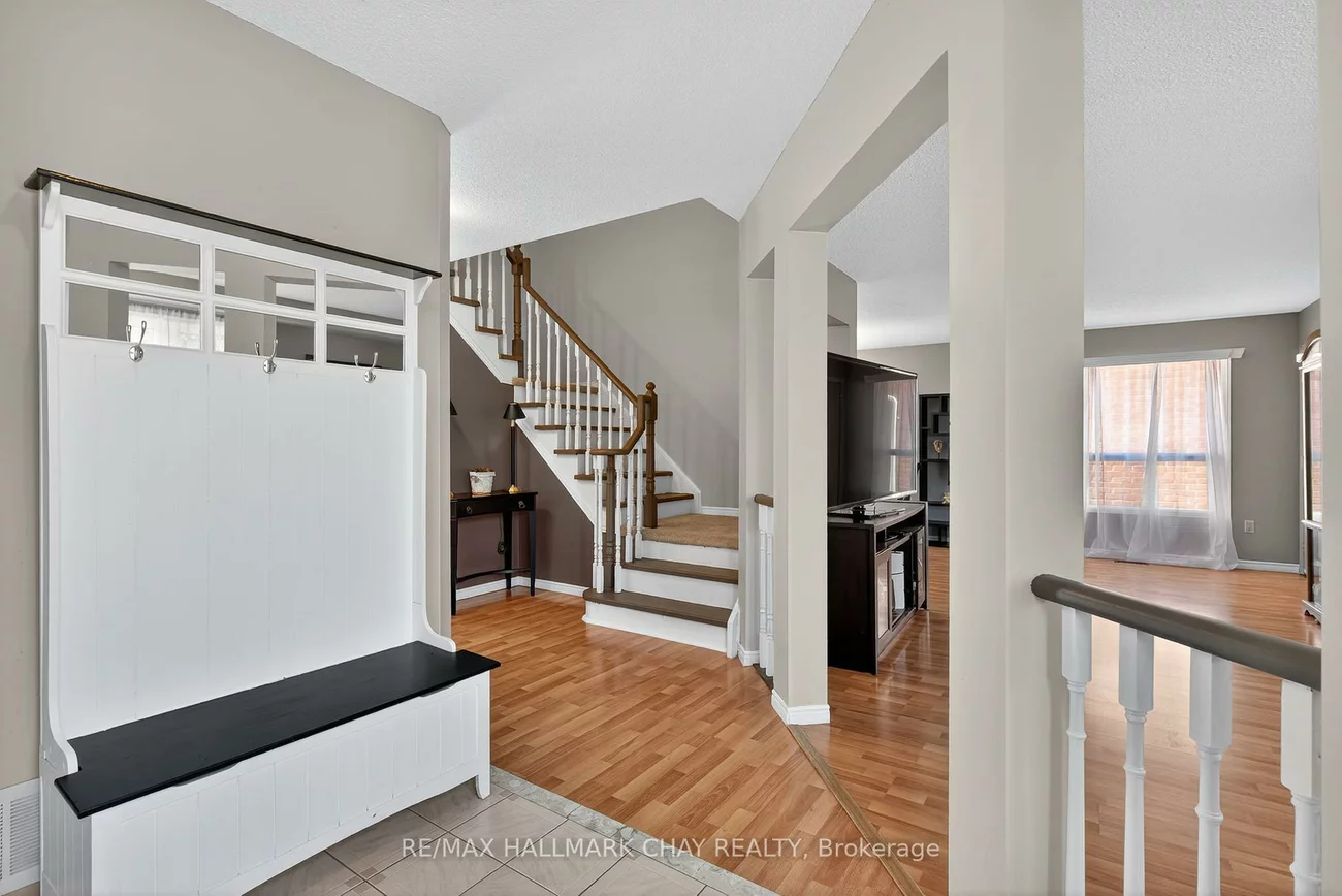 49, Mcdougall, West Bayfield, Barrie