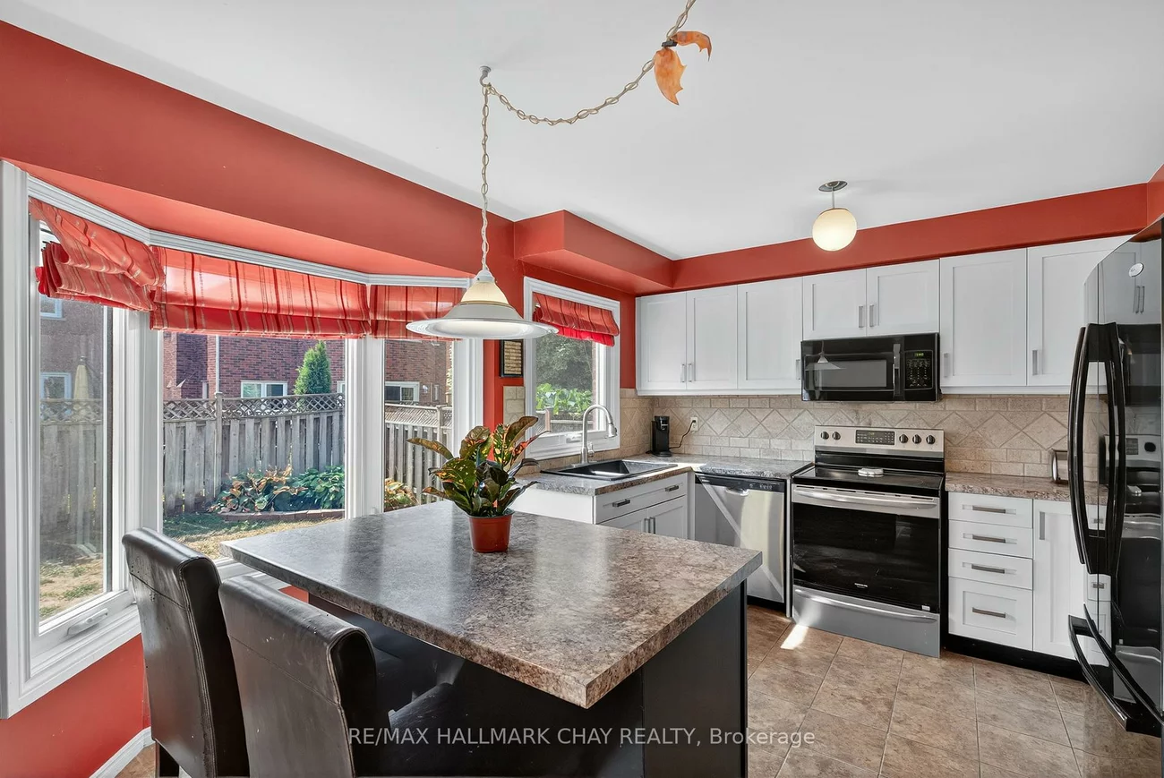 49, Mcdougall, West Bayfield, Barrie