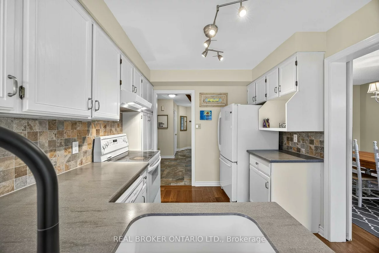 13, BALLISTON, West Bayfield, Barrie