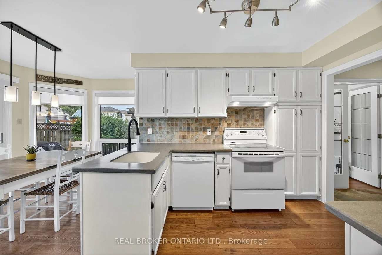13, BALLISTON, West Bayfield, Barrie