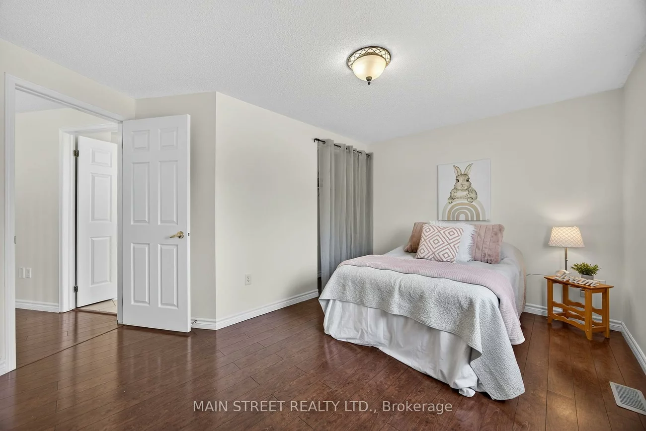 94, Silver Maple, Holly, Barrie