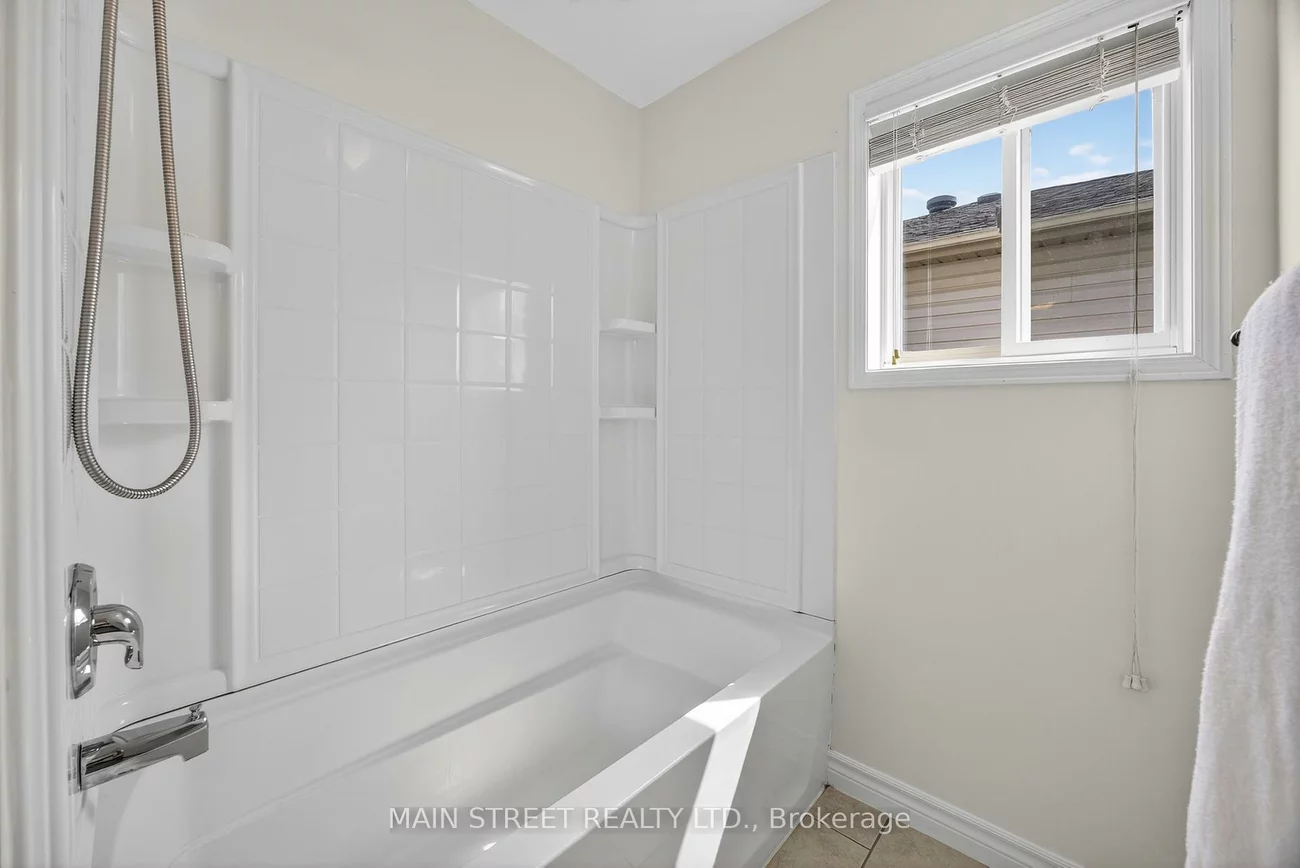 94, Silver Maple, Holly, Barrie