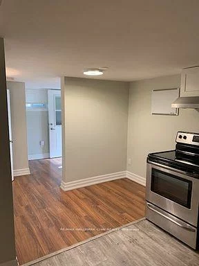 32, Grove, Queen's Park, Barrie