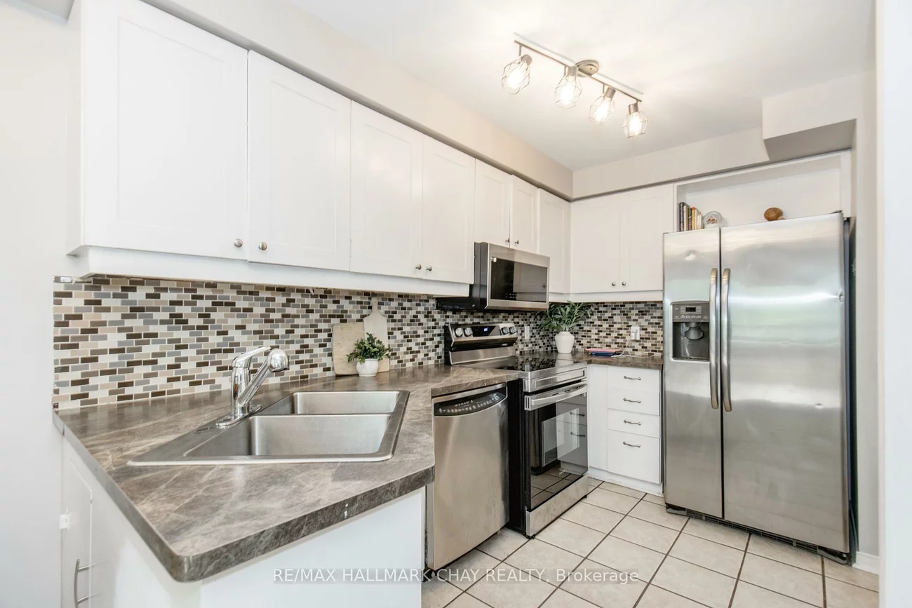 256, Ferndale, Ardagh, Barrie