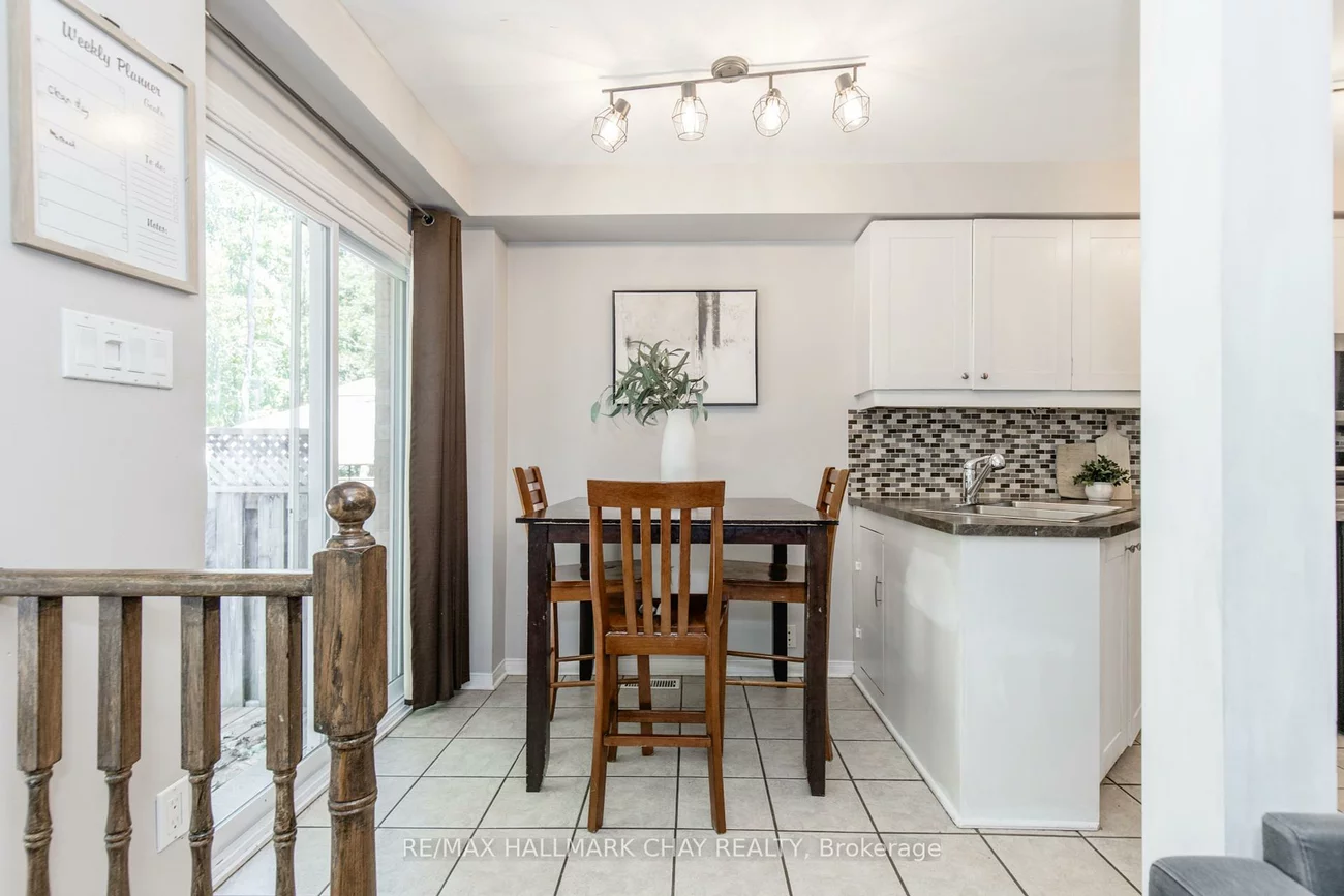 256, Ferndale, Ardagh, Barrie