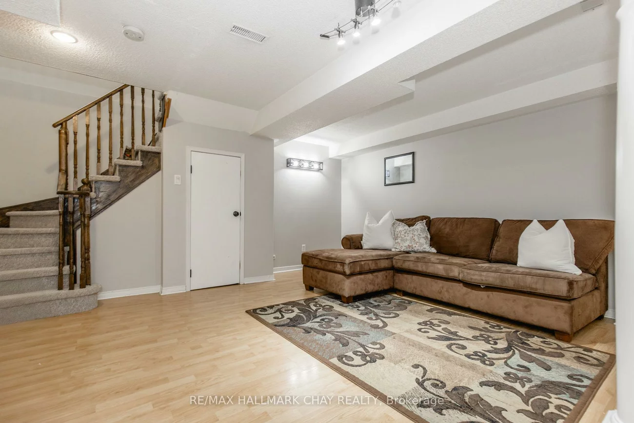 256, Ferndale, Ardagh, Barrie