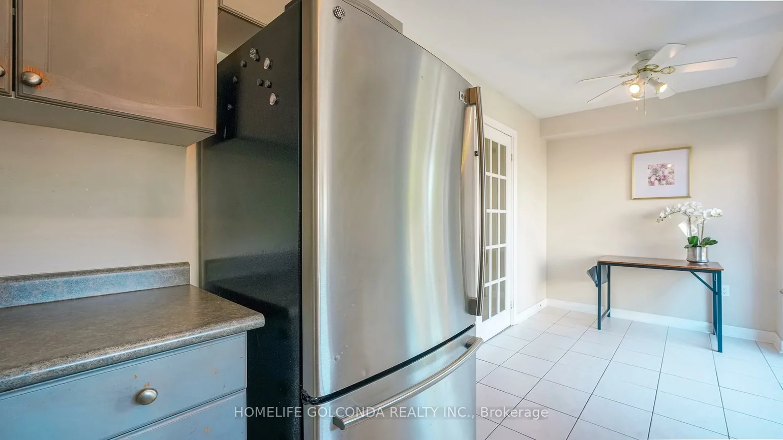 21, Bentley, 400 West, Barrie