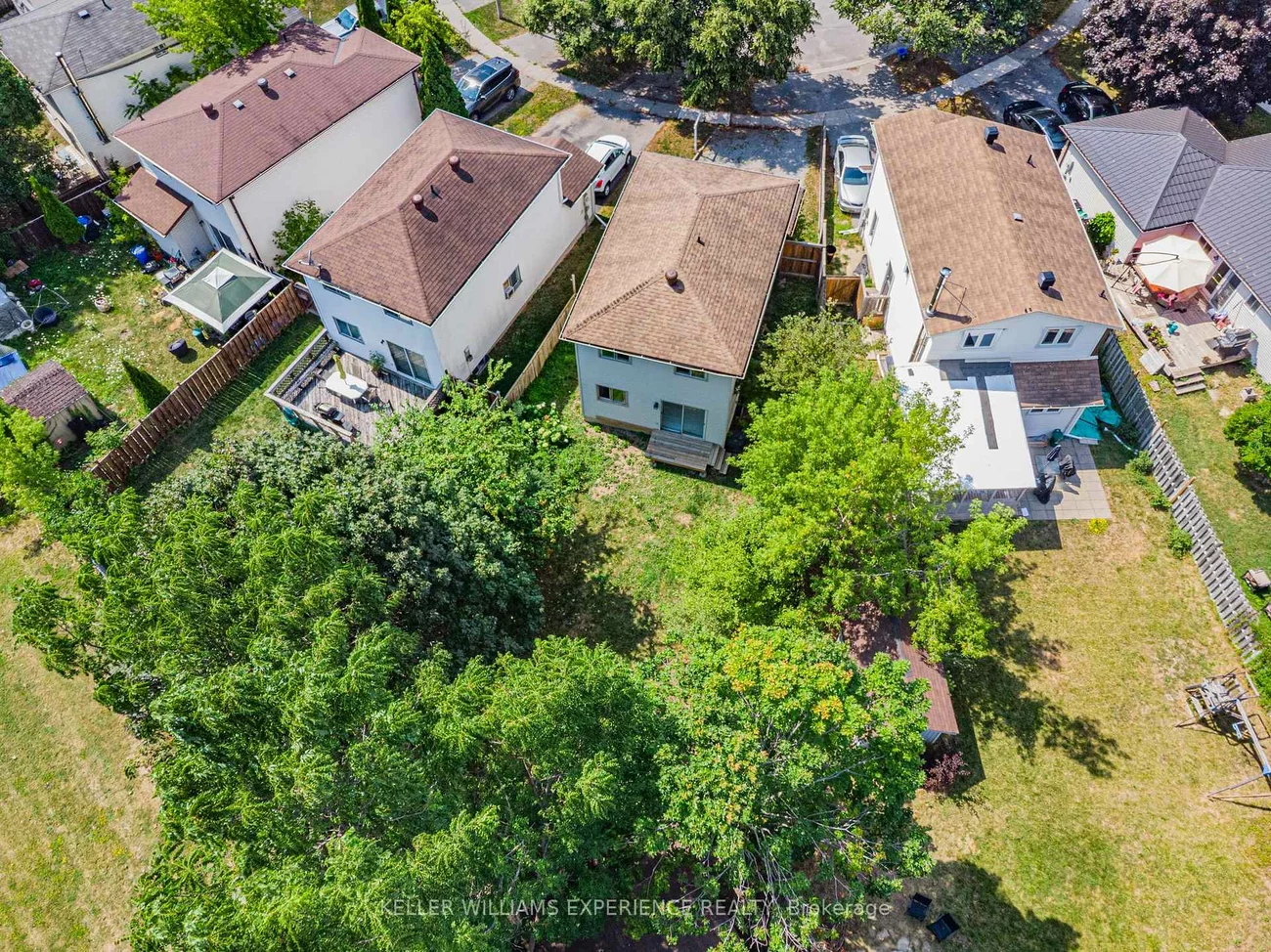 49, Laurie, Wellington, Barrie