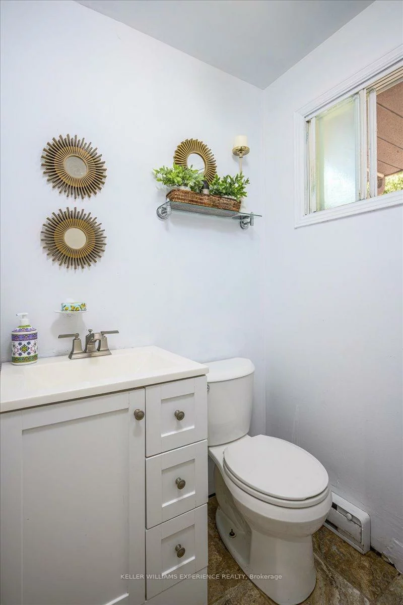 49, Laurie, Wellington, Barrie