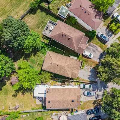 49, Laurie, Wellington, Barrie