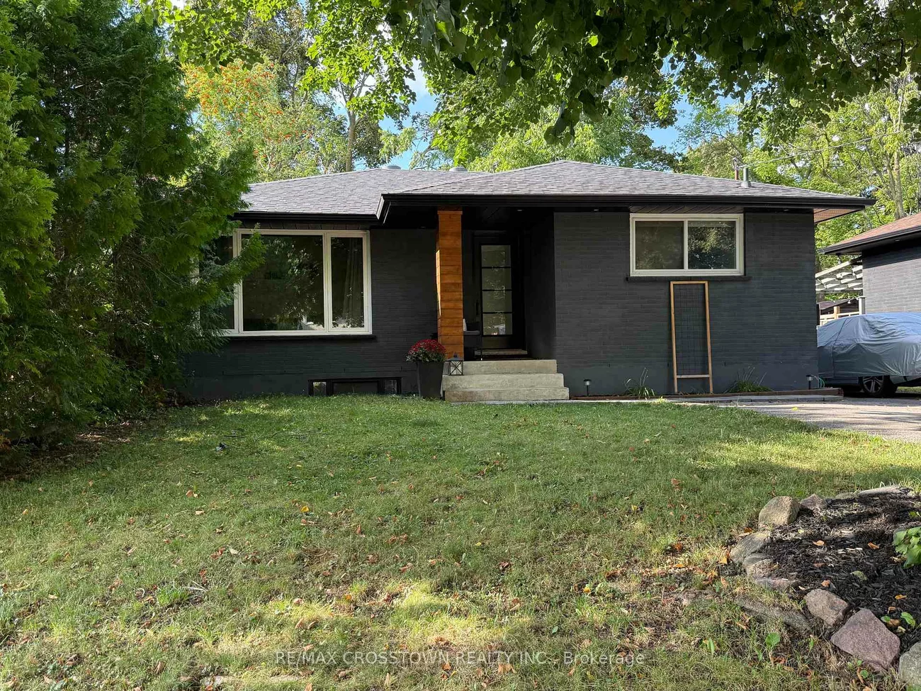 34, Queen, Codrington, Barrie