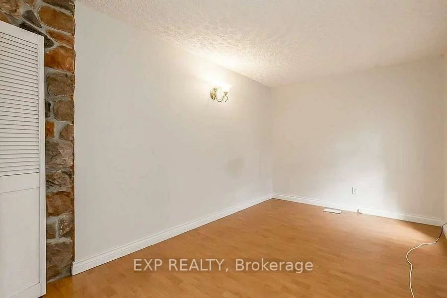 94, Eccles, Queen's Park, Barrie