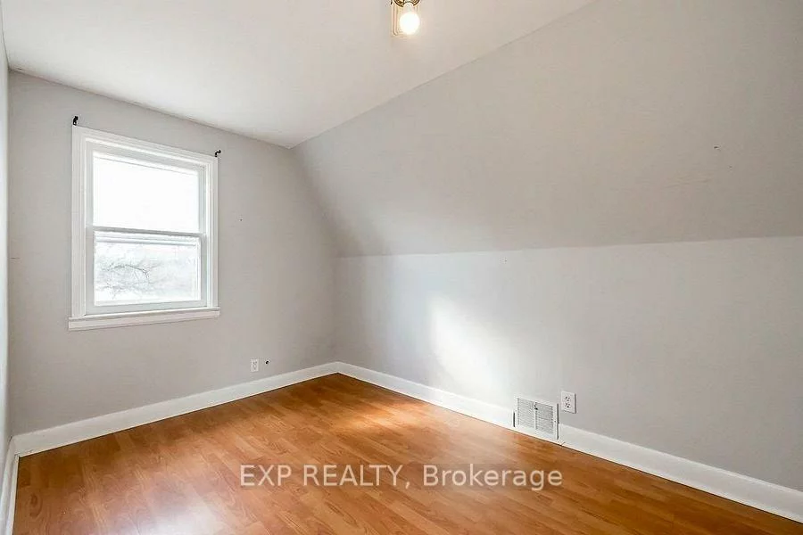 94, Eccles, Queen's Park, Barrie