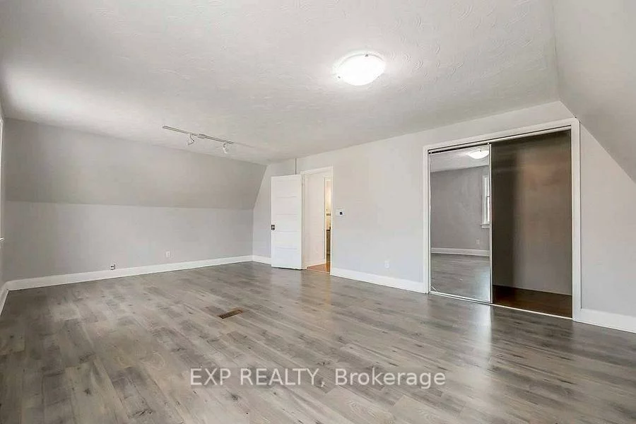 94, Eccles, Queen's Park, Barrie