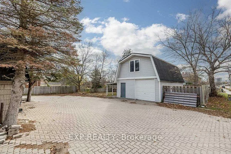 94, Eccles, Queen's Park, Barrie